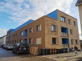 Foto: Marc Nehrbaß, SCHOYERER aRCHITETKEN_SYRA, Mainz Gebäude mit Einfahrt