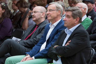 Foto: Blick ins Publikum - in der ersten Reihe Architekt Baumewerd, Staatssekretär Dr. Griese und Kammerpräsident Reker