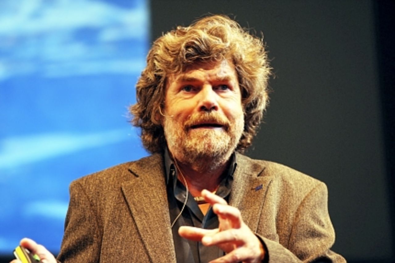 Foto: Nahaufnahme Messners beim Sprechen
