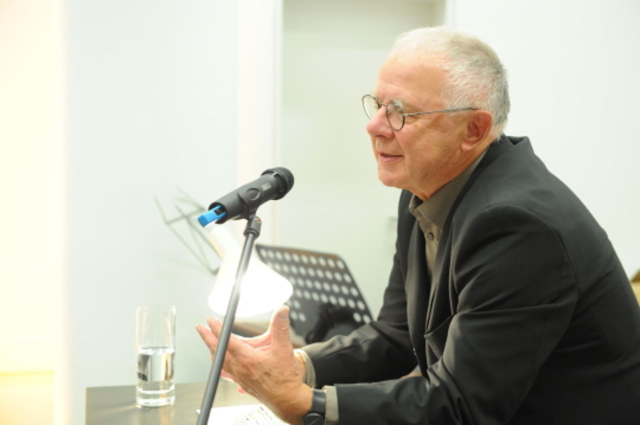 Ehrenpräsident Günther Franz hält eine Dankesrede