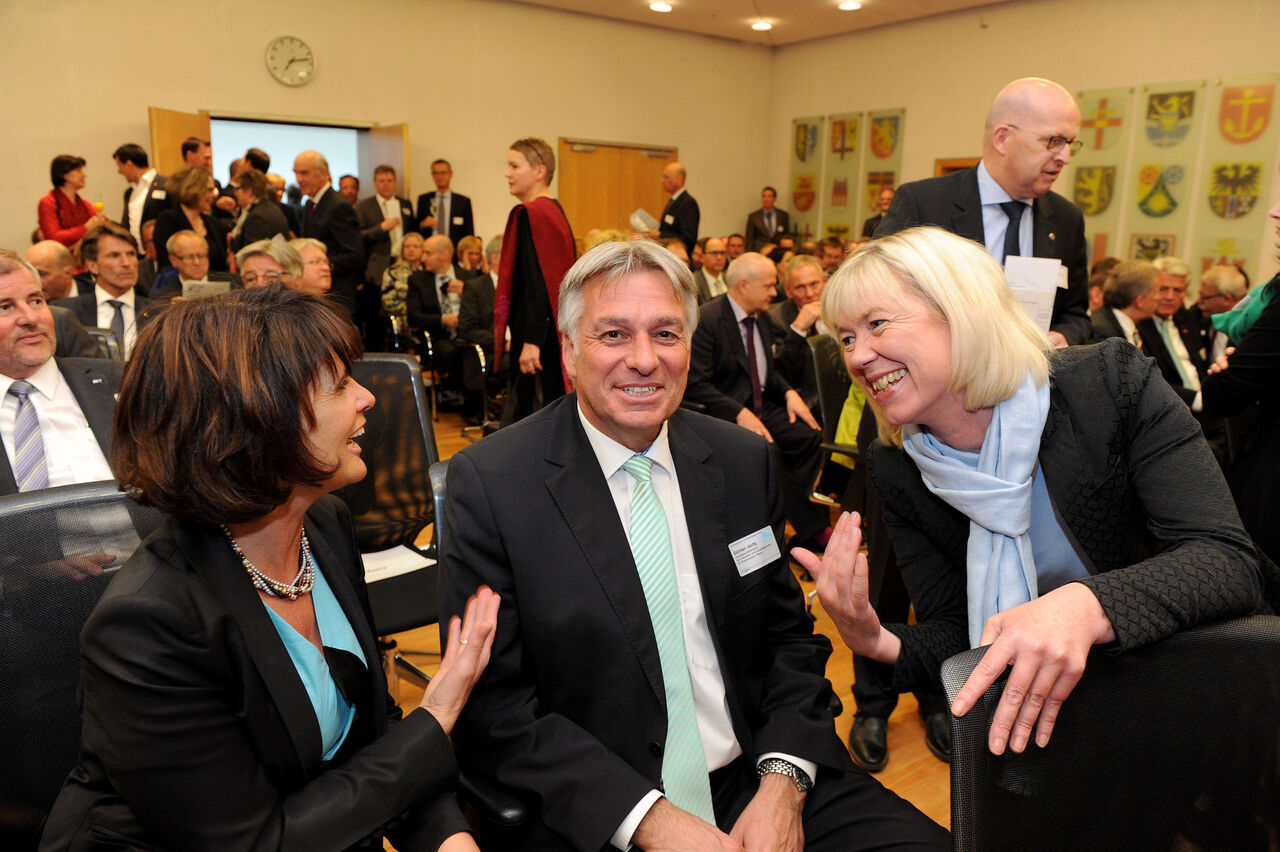 Foto: Vera Reiß, Günter Jertz und Doris Ahnen vor Beginn der Veranstaltung