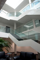 Foto: Isabel Heinz, ©isasteinhaeuser, Simmern Atrium im Eingangsbereich