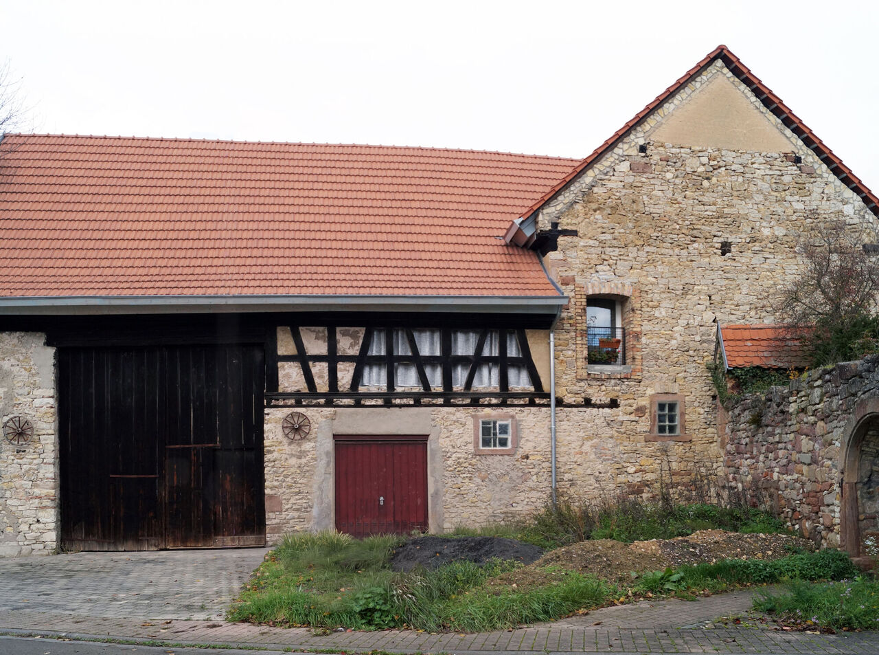 Südfassade (Strassenseite)