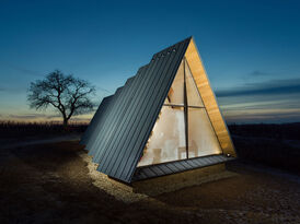 Foto: Carsten Costard, Costard Fotografie, Darmstadt Kapelle im Frost