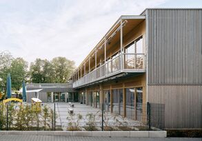 Foto: Lennart Wiedemuth, lennart wiedemuth architekturfotografie, Mainz Ansicht von Osten, Spielzone