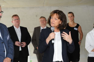 Foto: Oberbürgermeisterin  der Stadt Ludwigshafen Dr. Eva Lohse im Gespräch