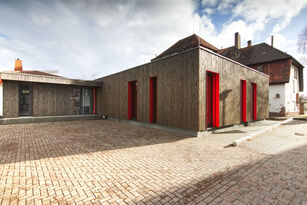 Foto: Jennifer Bessai, Kindenheim Ansicht Straßenseite