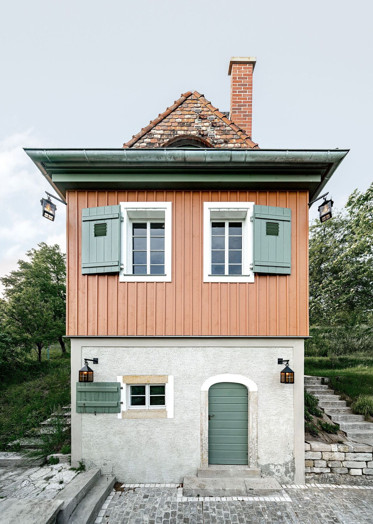 Sanierung des Historischen Weinbergshaus mit Verkostungsraum und Kellergewölbe für die Weinlagerung.
