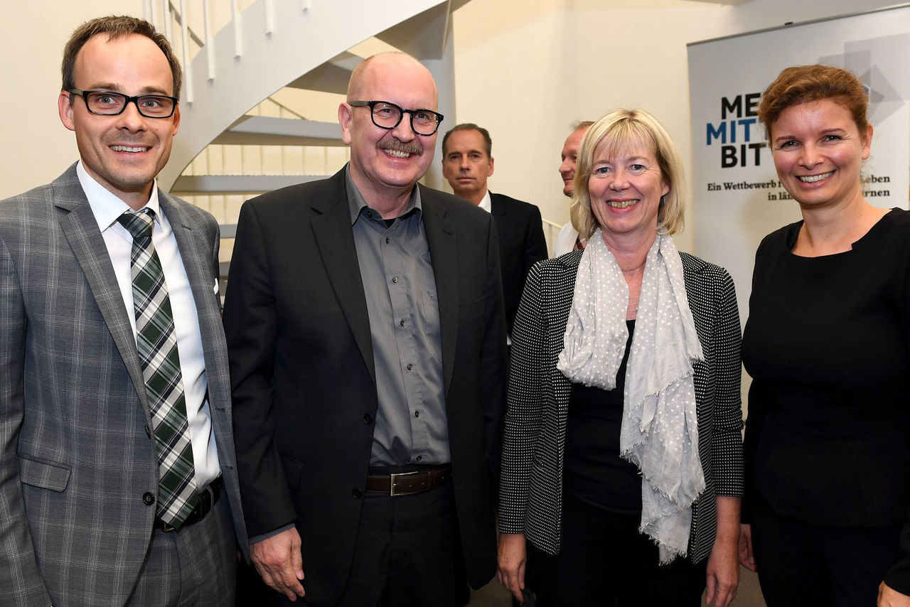 Gruppenbild vor der Veranstaltung