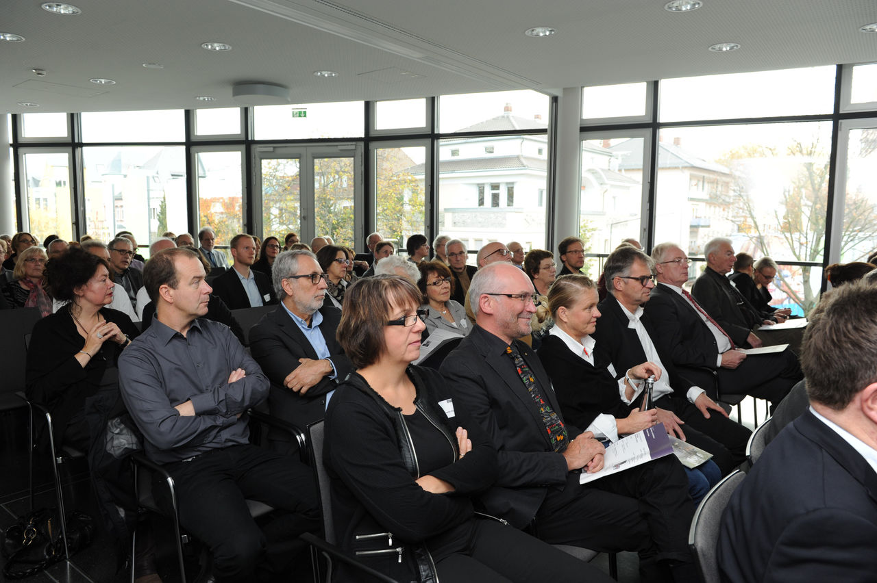 Der Luthersaal war mit mehr als 100 Teilnehmern ausgebucht.