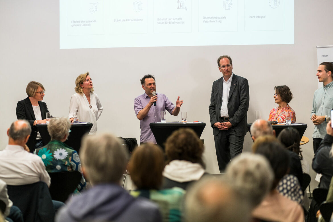 Dr. Eva Riempp (SPD), Susanne Glahn (FDP), Martin Malcherek (Linke), Ludwig Holle (CDU), Ingrid Pannhorst (ÖDP), Jonas König (B90/Die Grünen)