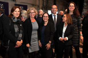 Bettina Egner vom Bauforum, Astrid Fabian (TUI Reisebüro), Bianca Klein, Referentin Geschäftsstelle Baukultur FM, Stephan Schmitt, Alexandra Wüst, Handlungsbevollmächtigte ISB und Susanne Hannes, Referentin Wohnraumförderung FM