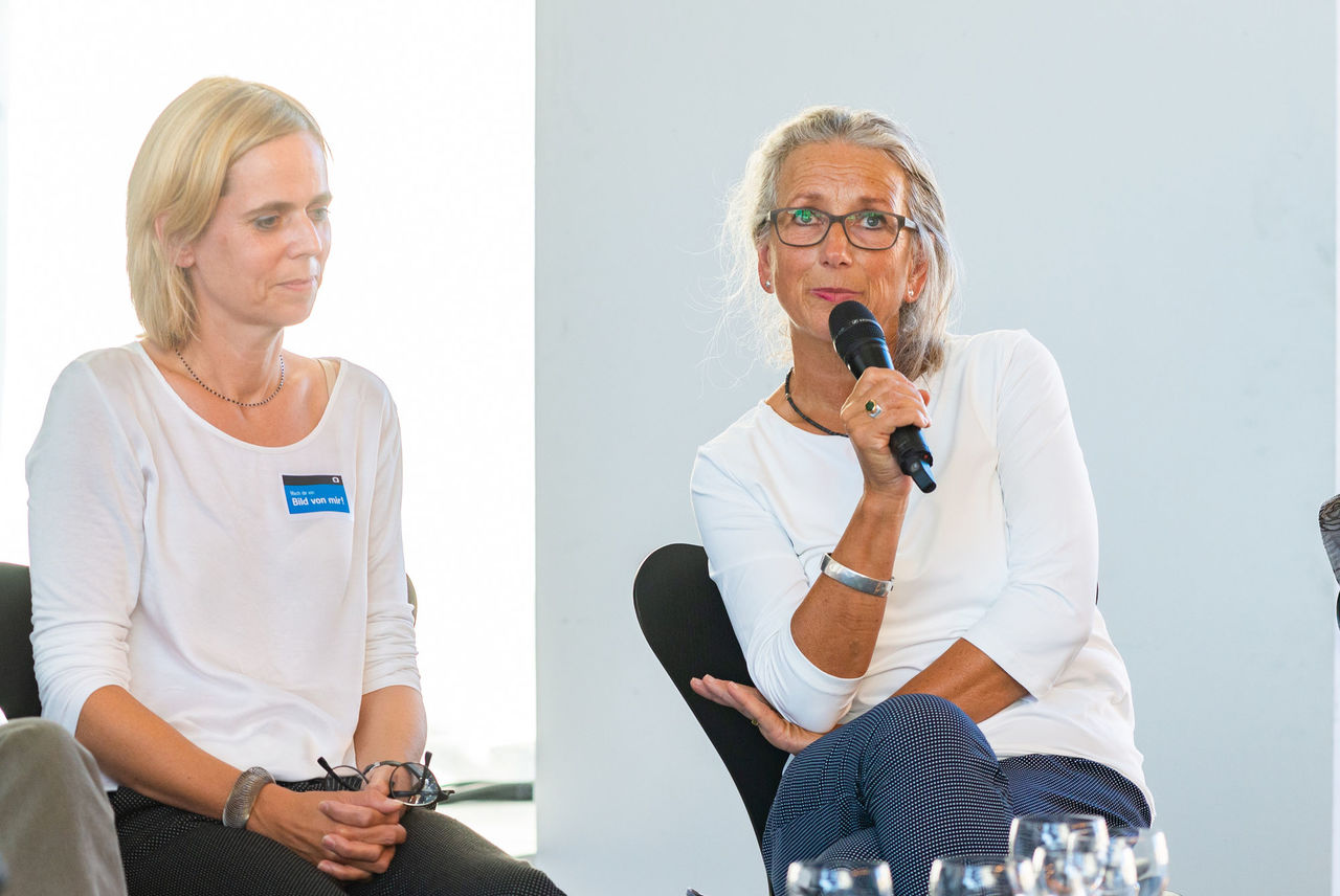 Christiane Grüne, Leiterin der Landesberatungsstelle Barrierefreies Bauen und Wohnen, und Ulrike Kirchner.