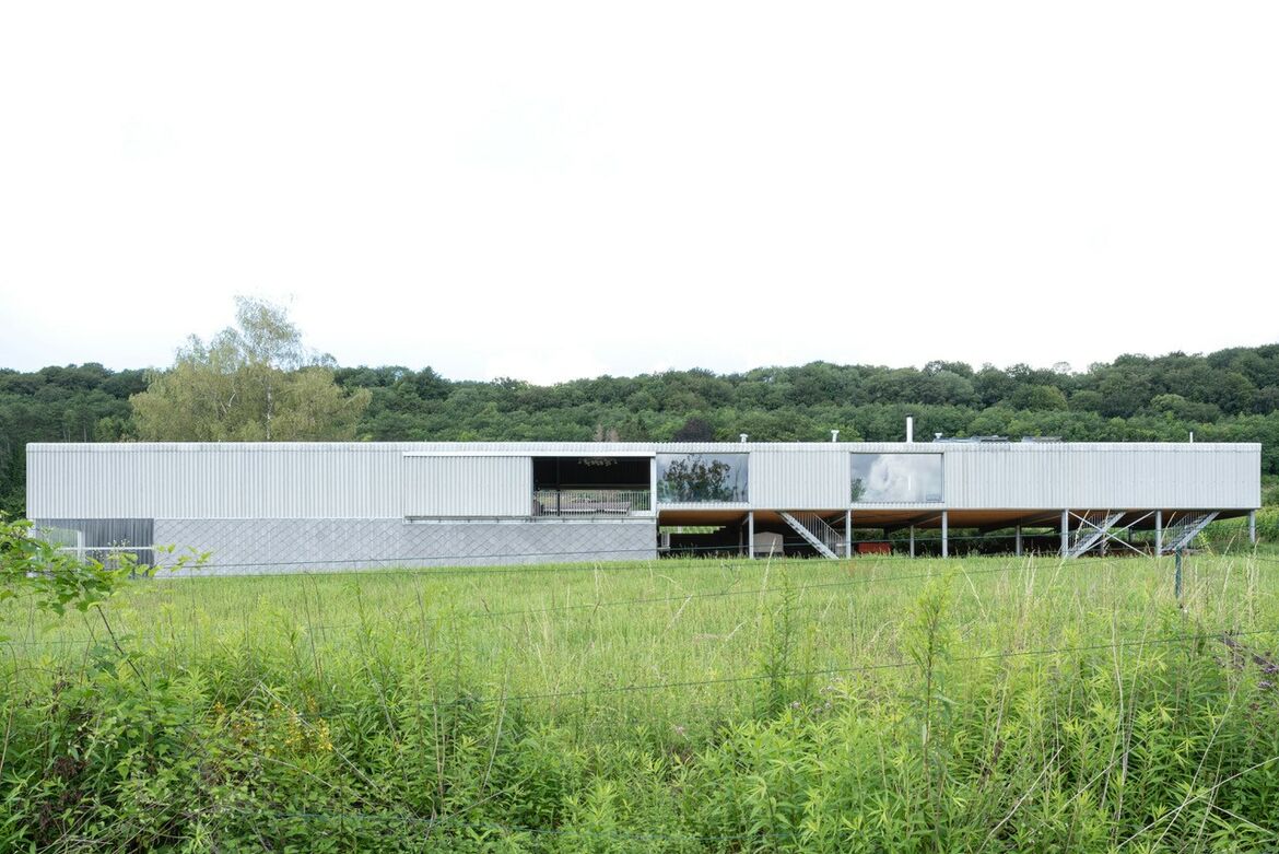 Foto: Ludmilla CERVENY | GENS sarl / architectes, Nancy Seitenansicht