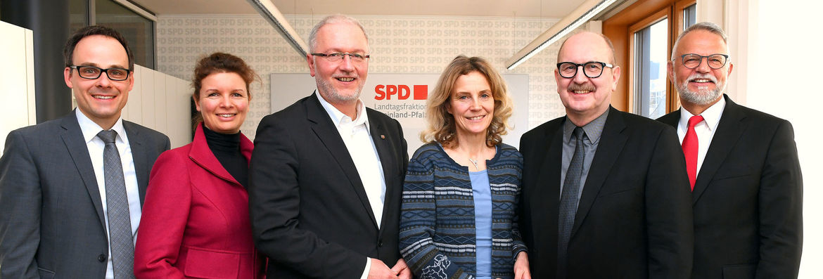 Dr. Denis Alt (SPD), Dr. Elena Wiezorek, Thomas Wansch (SPD), Dr. Anna Köbberling (SPD), Gerold Reker, Frank Böhme (v.l.n.r.)