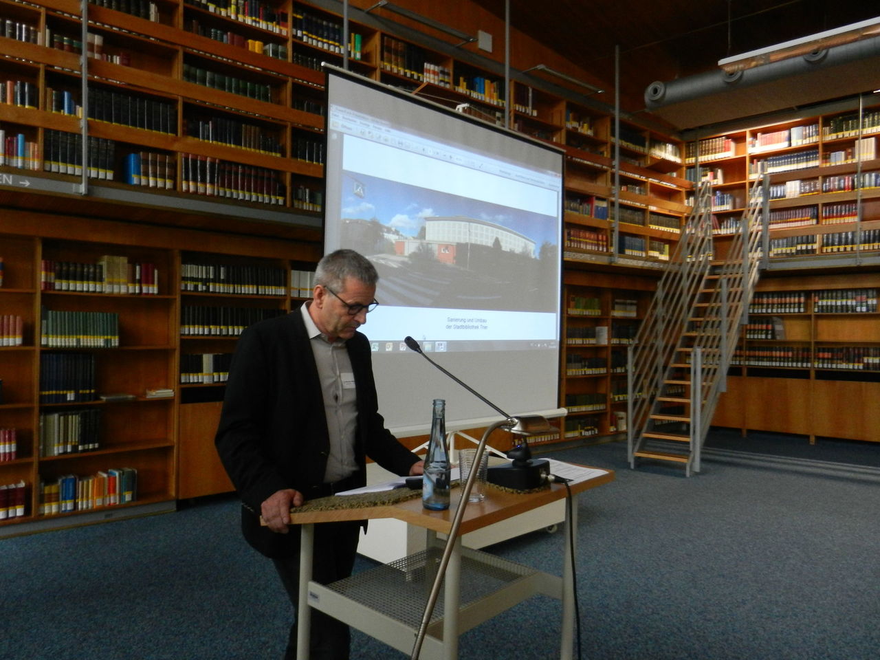 Ein Foto vom Sprecher der Veranstaltung Tatort Altbau.