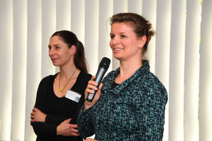 Architektin Stephanie Hambsch und Dr. Elena Wiezorek, Hauptgeschäftsführerin der Architektenkammer Rheinland-Pfalz