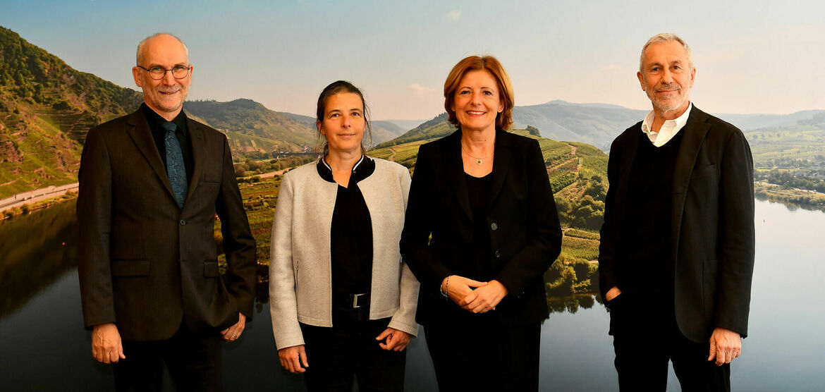 Präsidium mit Ministerpräsidentin Malu Dreyer (2.v.r.)