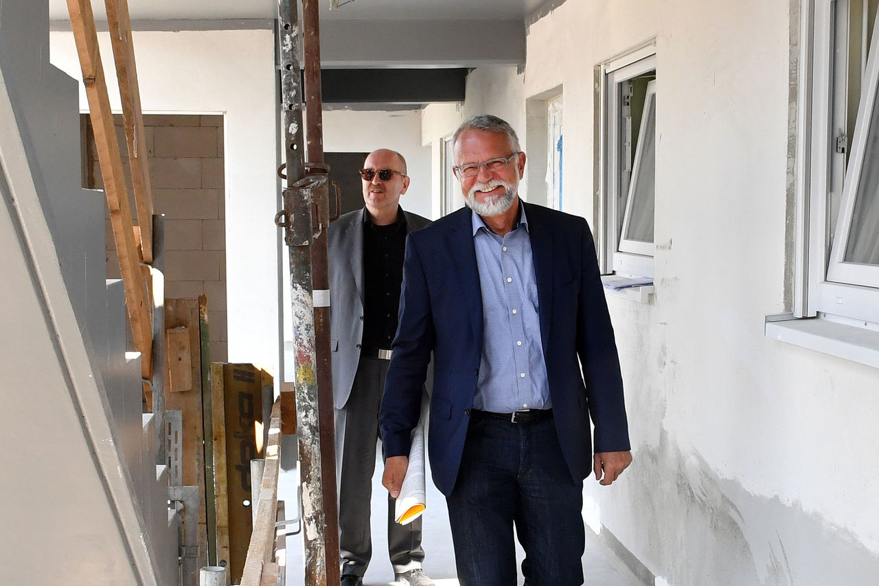 Frank Böhme und Gerold Reker auf der Baustelle in Mutterstadt.