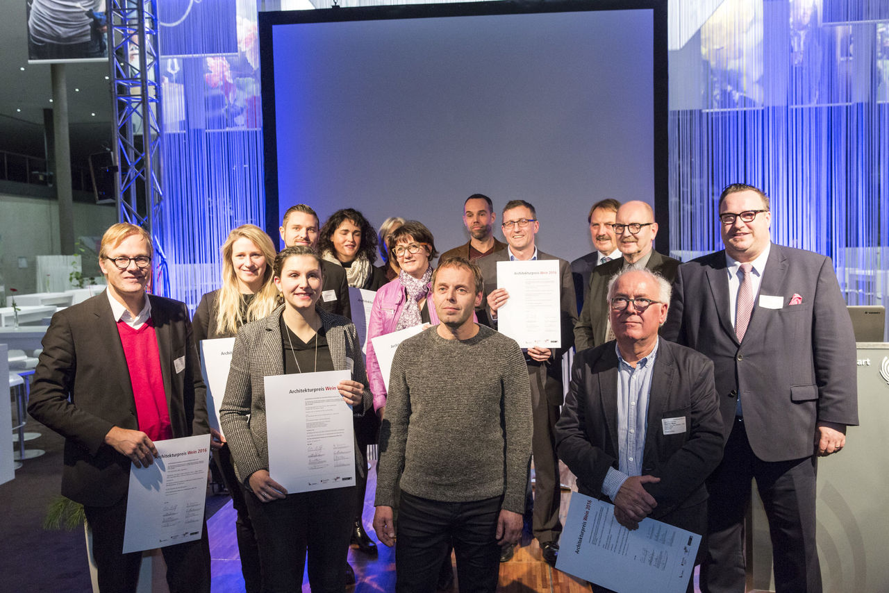 Gruppenfoto mit allen Anerkennungen