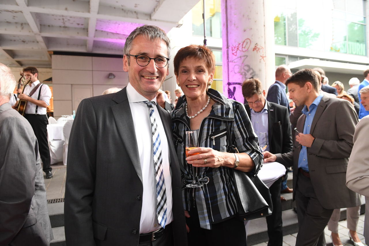 Landtagspräsident Hendrick Hering mit Schwester Karin Augustin