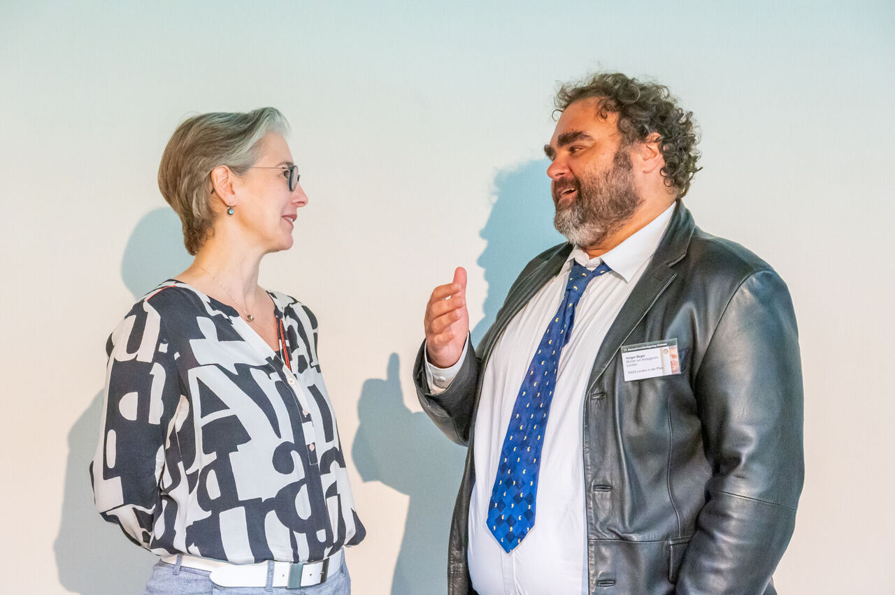 Nadine Metlitzky und Holger Beger im Gespräch.