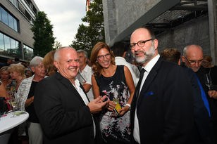 Sabine Bätzing-Lichtenthäler, Ministerin für Soziales, Arbeit, Gesundheit und Demografie des Landes Rheinland-Pfalz (Mitte)