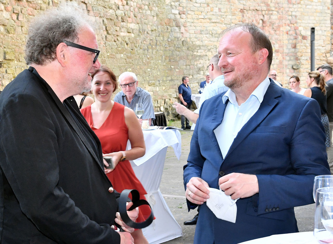 Anschließender Umtrunk im Schlosshof