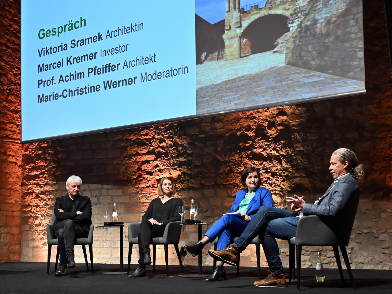 Gesprächsrunde (v.l.n.r.): Prof. Achim Pfeiffer, Viktoria Sramek, Marie-Christine Werner, Marcel Albert Kremer