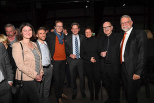 Vizepräsident Frank Böhme, Kammerpräsident Gerold Reker, AKRP-Hauptgeschäftsführerin Dr. Elena Wiezorek, CDU-Fraktionsvorsitzender Christian Baldauf, Architekt Marcus Hille (v.r.n.l.) und Eva Holdenried, Innenarchitektin und Vorstandsmitglied (1.v.l.)