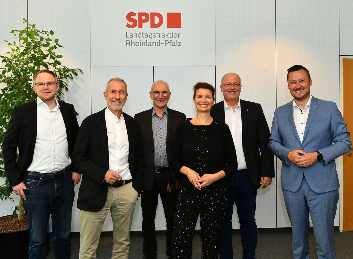 v.l.n.r.: Martin Haller (SPD), Joachim Rind, Joachim Becker, Dr. Elena Wiezorek, Thomas Wansch, Markus Stein (beide SPD)