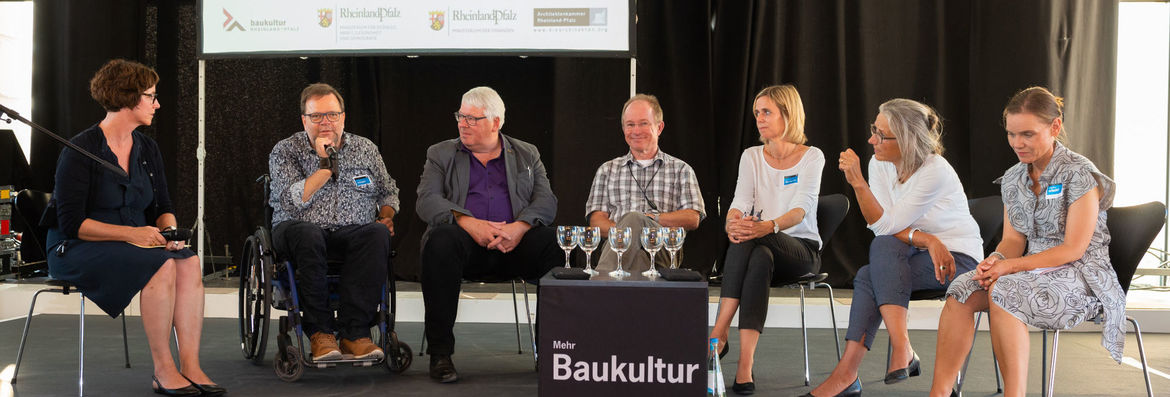 Kristina Oldenburg, Matthias Rösch, Hermann-Josef Ehrenberg, Joachim Seuling, Christiane Grüne, Prof. Ulrike Kirchner und Alexandra Wüst (v.l.n.r.)