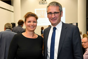 AK-Hauptgeschäftsführerin Dr. Elena Wiezorek und Landtagspräsident Hendrik Hering