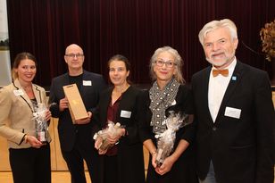 Gruppenbild vor der Bühne