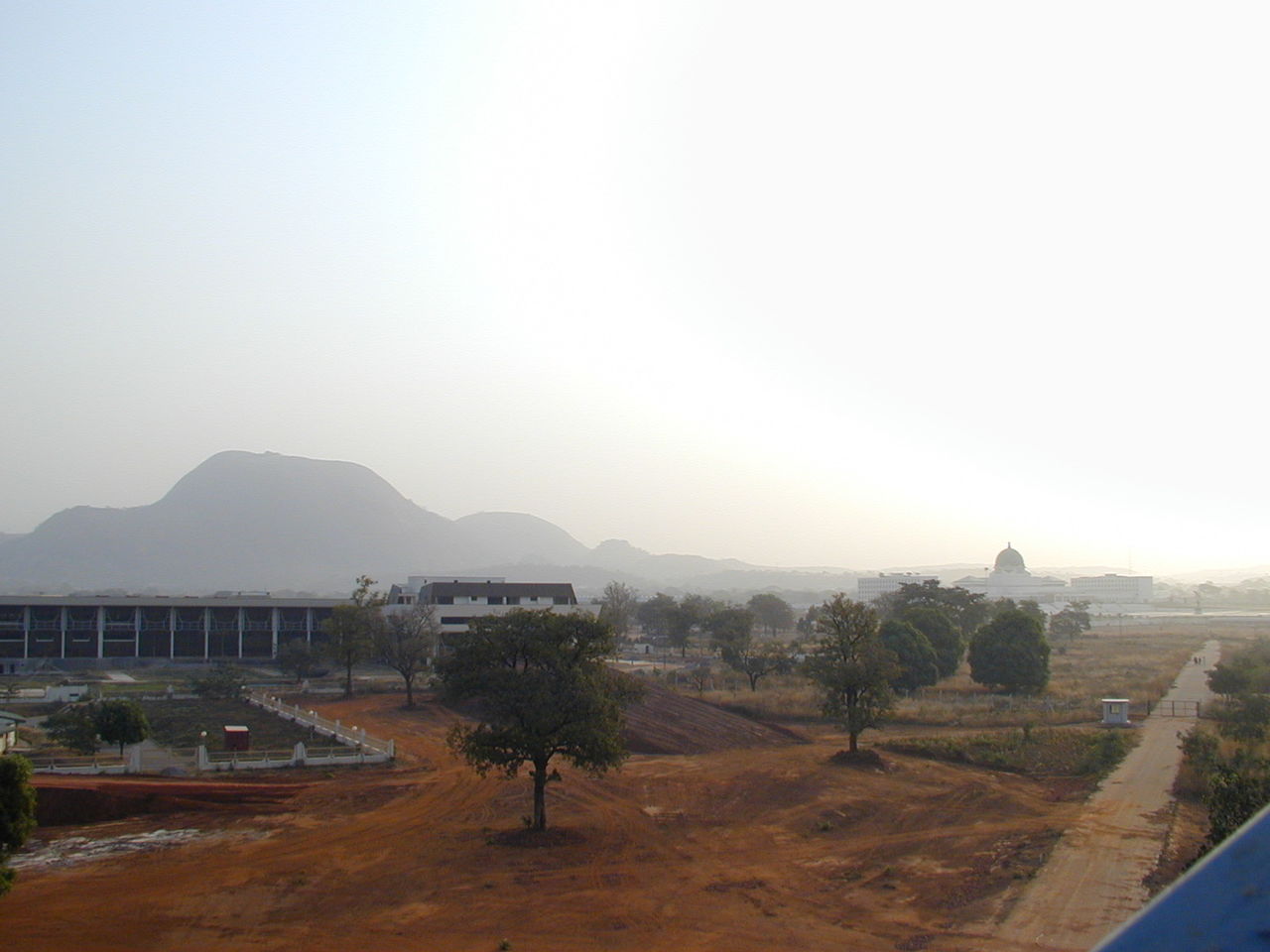 Ein Landschaftsbild mit Blick auf die Berge aus Nigeria.