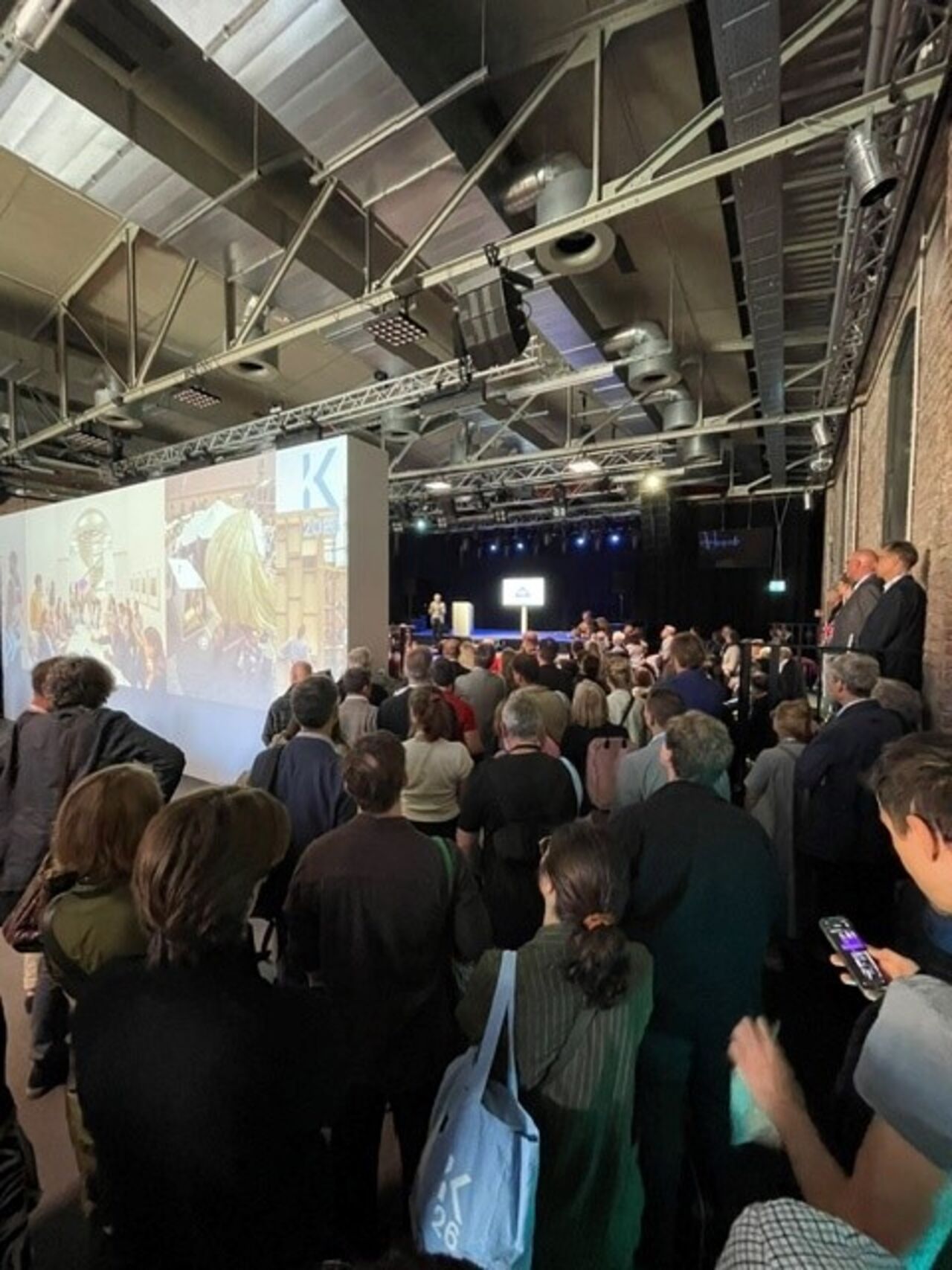 Foto: Dr. Christoph H. Nuehlen Großer Andrang bei der Eröffnung des Konvents der Baukultur 2026. Im Mittelpunkt standen Fragen zur Zukunft des Planens, Bauens und Gestaltens.