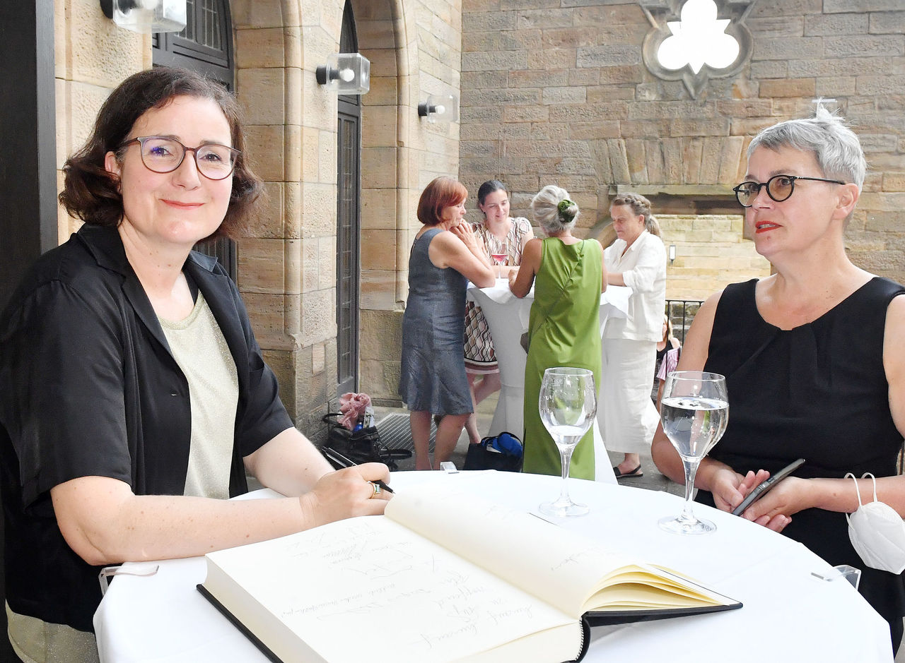 Anschließender Umtrunk im Schlosshof