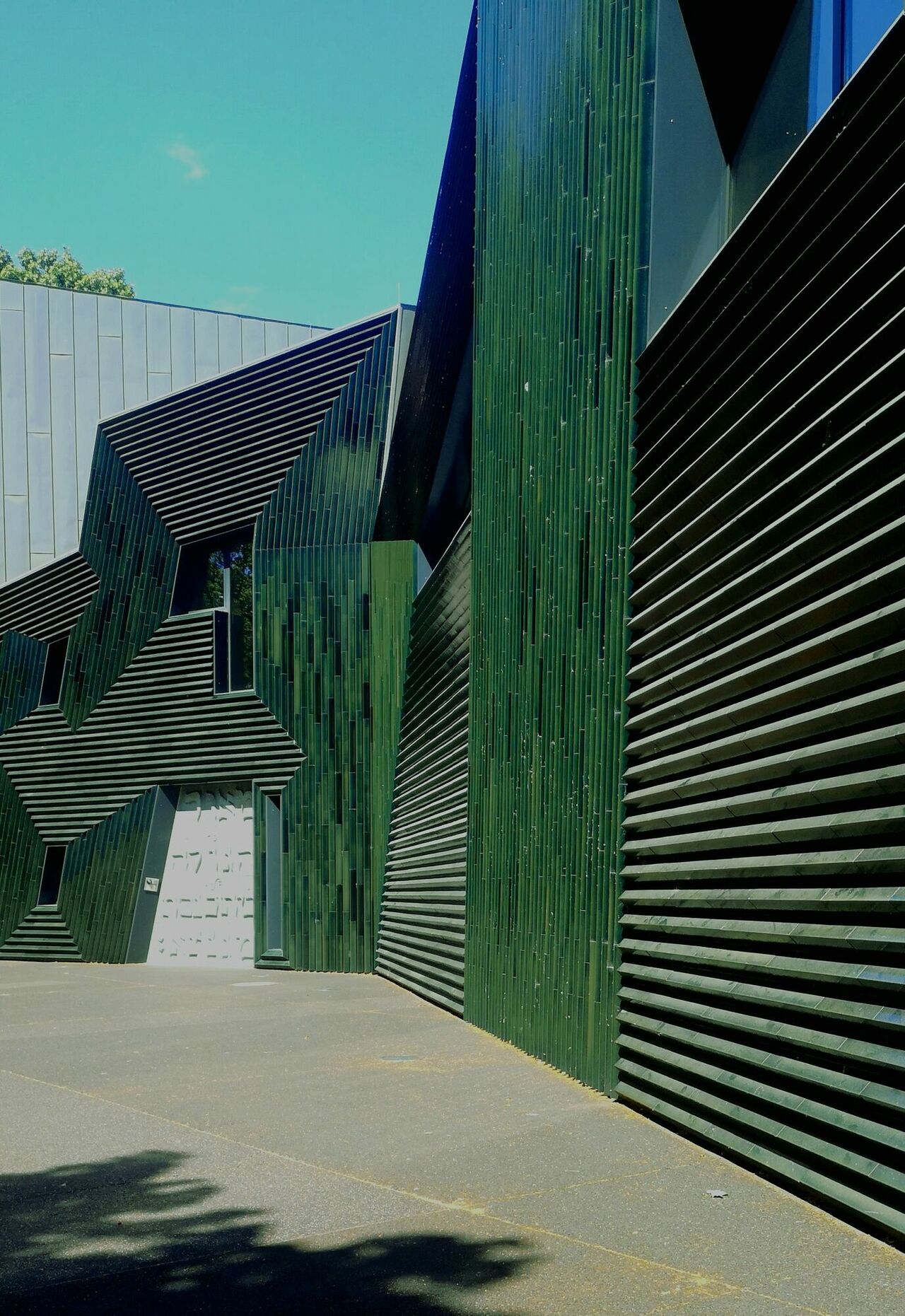 Keramikfassade Neue Mainzer Synagoge