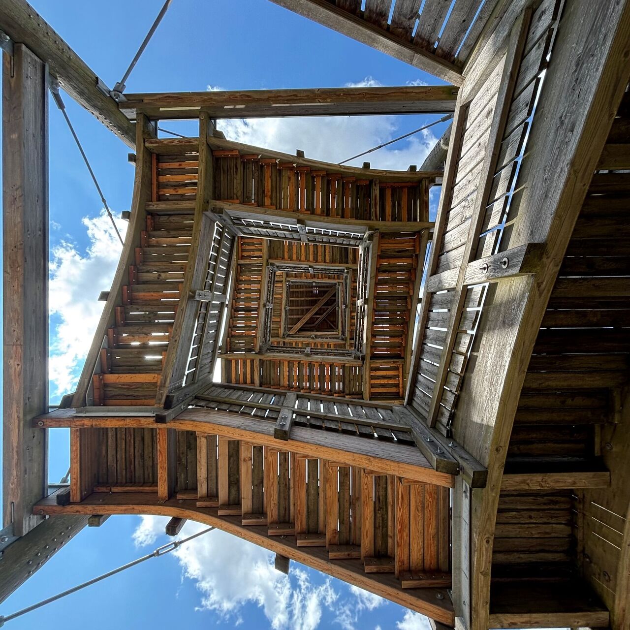 © Lina Merle Meier Blick von unten in den Heimbergturm