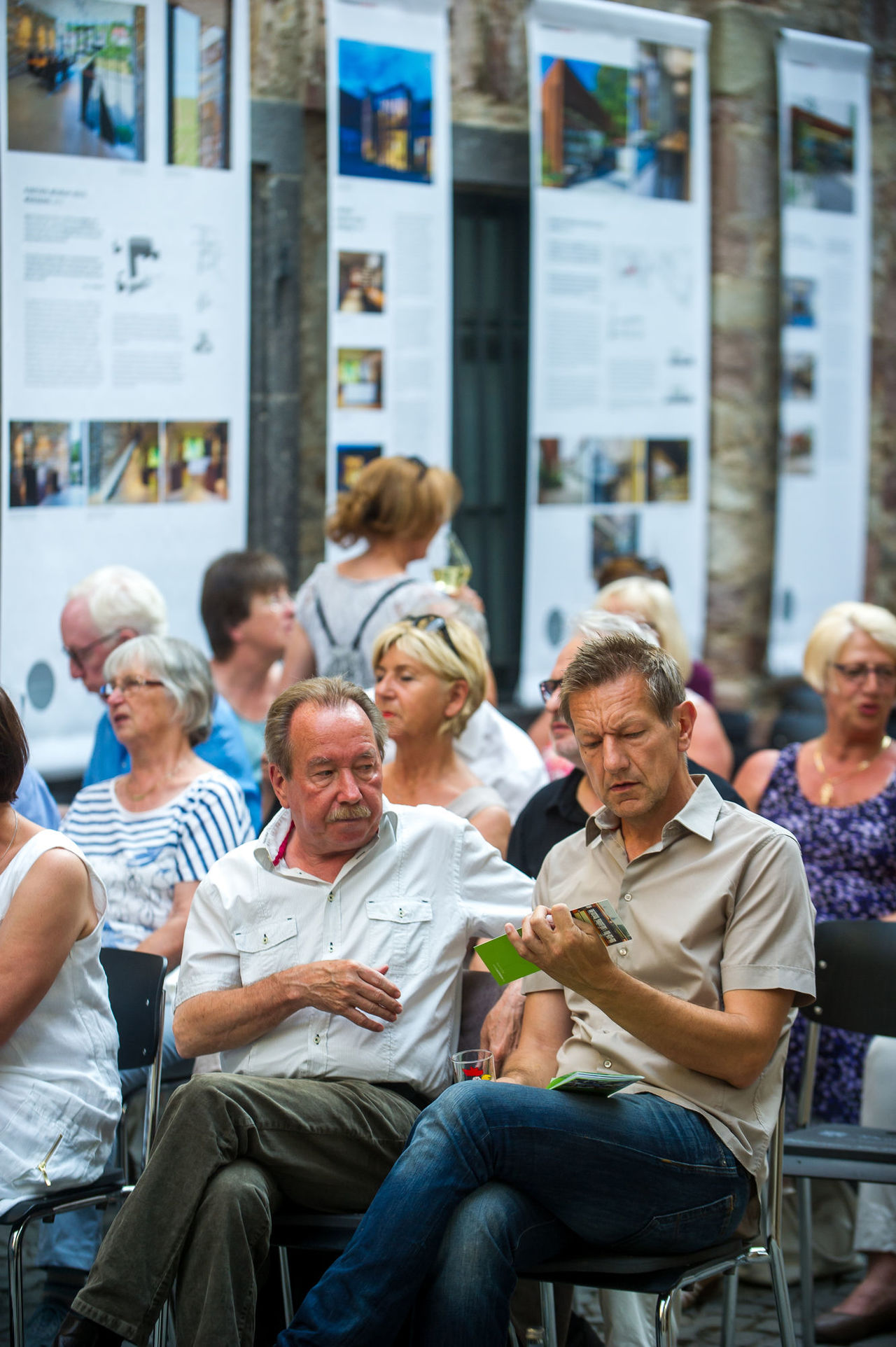 Publikum vor Beginn der Veranstaltung