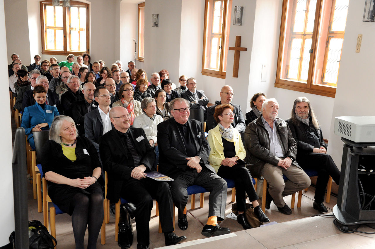 Der geschichtsträchtige Veranstaltungsraum war bis auf den letzten Platz gefüllt.