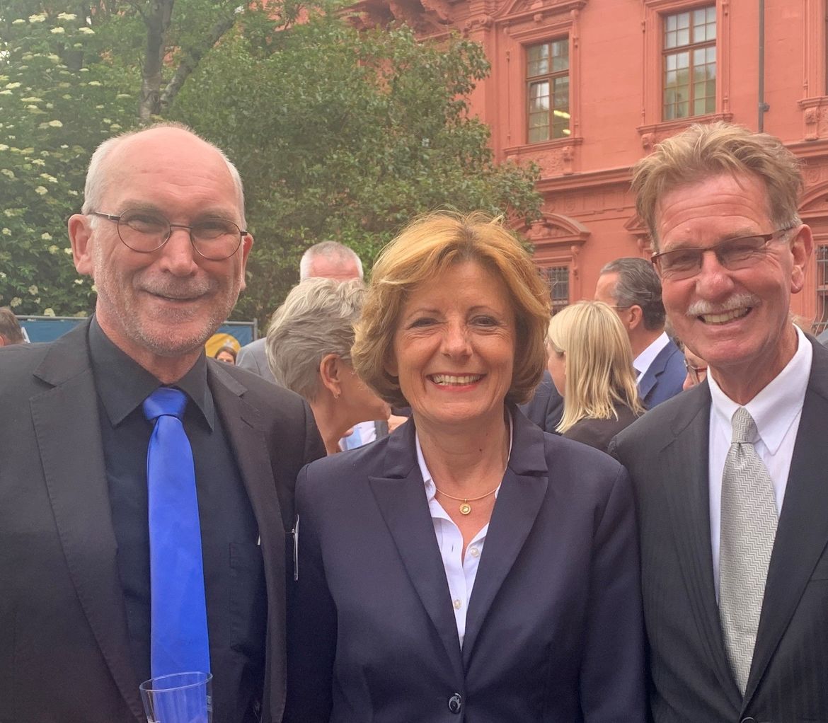 Vizepräsident Joachim Becker mit Malu Dreyer, Ministerpräsidentin Rheinland-Pfalz, und Dr. Gerhard F. Braun, scheidender LVU-Präsident