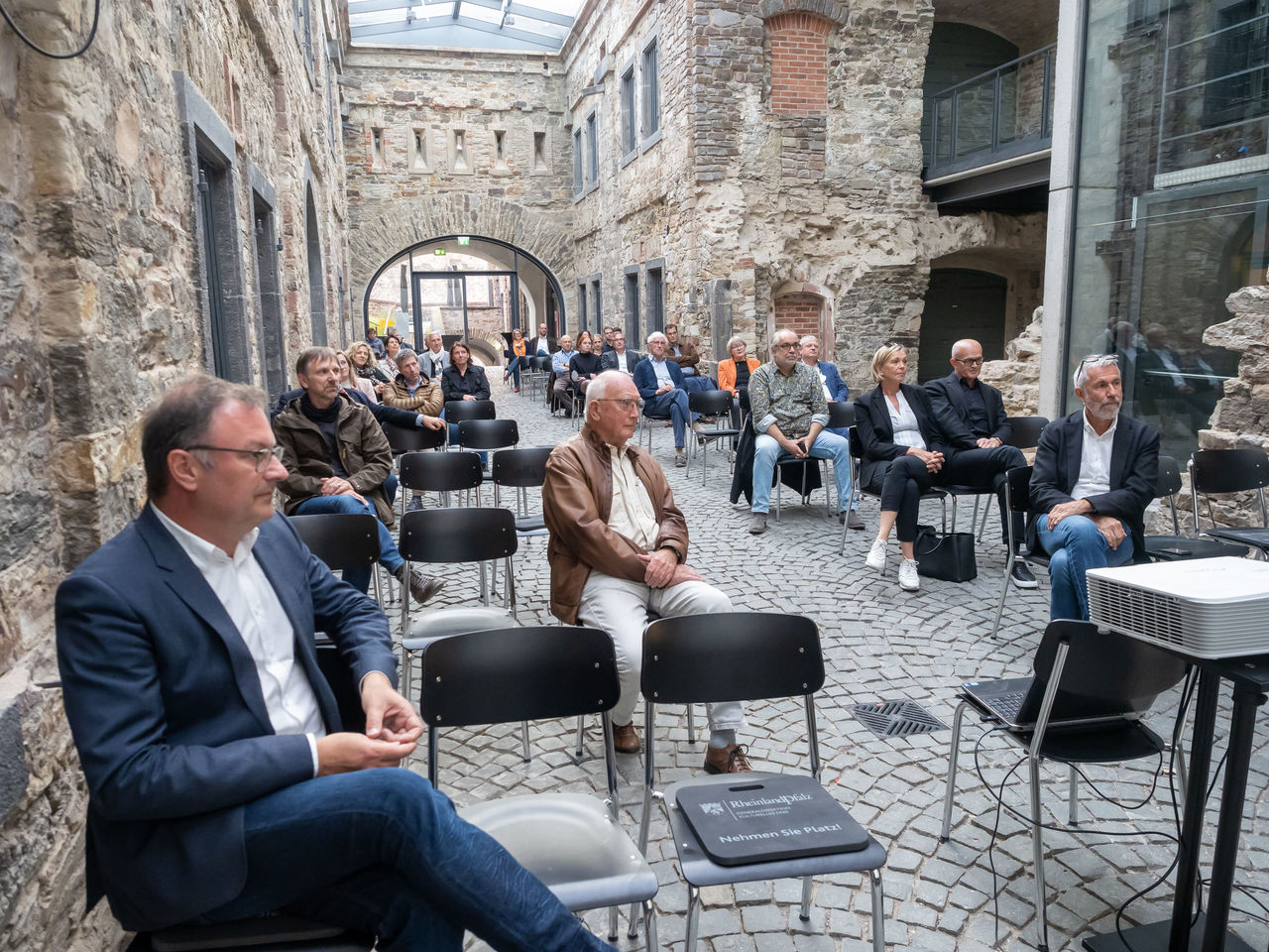 Direktor des Landesmuseum Koblenz und Leiter des Kulturzentrums Festung Ehrenbreitstein