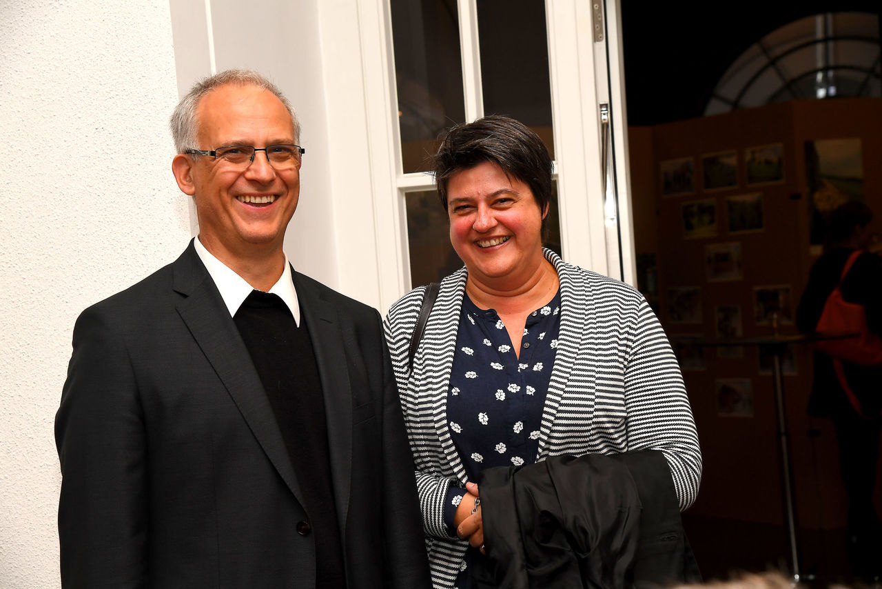 v.l.n.r. Hans-Jürgen Eberhardt, Vorsitzender der LIGA der Freien Wohlfahrtspflege Rheinland-Pfalz  e.V. und Sylvia Fink, Geschäftsführerin der LIGA