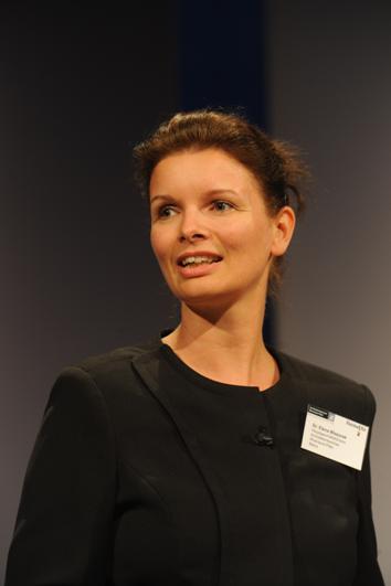 Dr. Elena Wiezorek